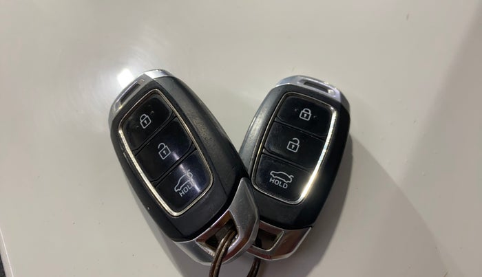 2017 Hyundai Verna 1.6 VTVT SX (O) AT, Petrol, Automatic, 43,739 km, Key Close Up