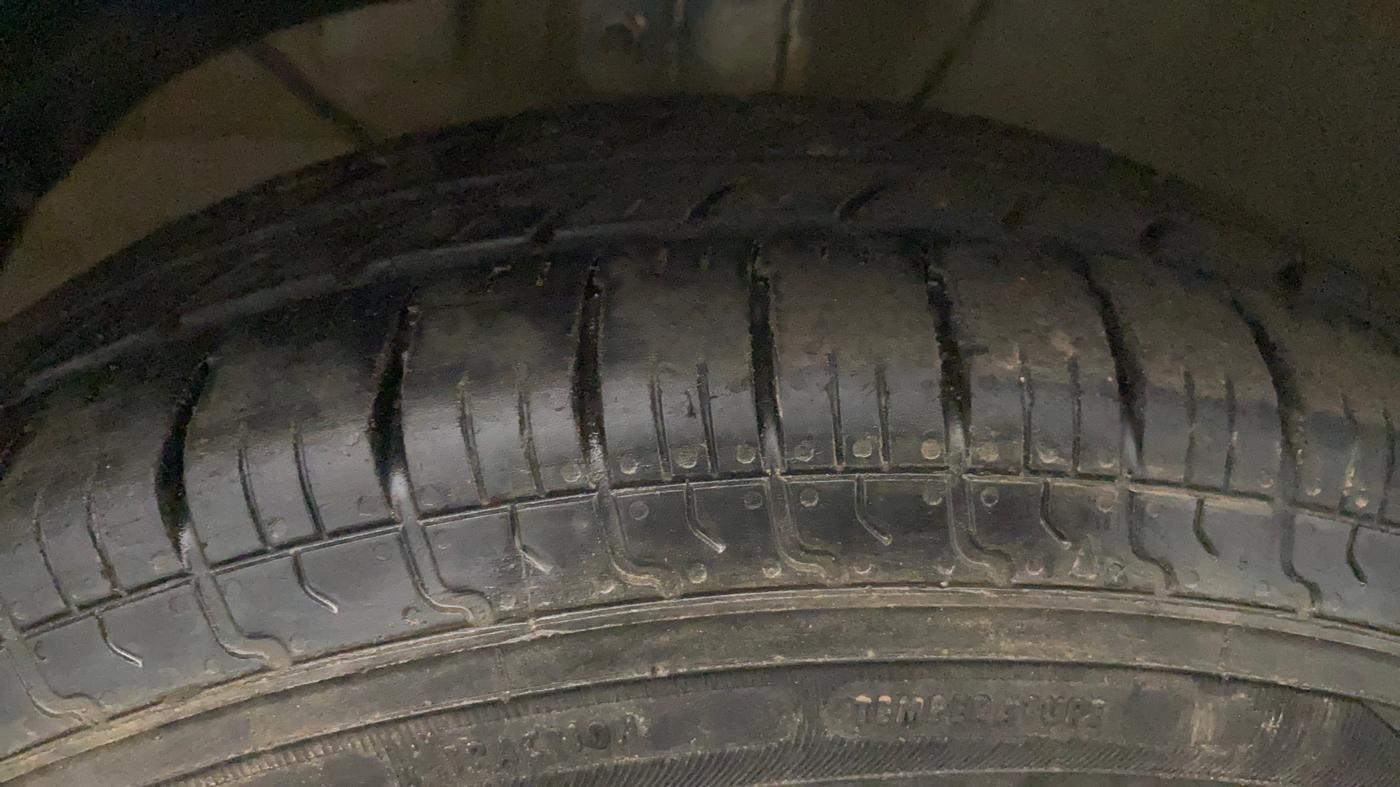2021 Maruti Dzire VXI, Petrol, Manual, 97,611 km, Left Front Tyre Tread