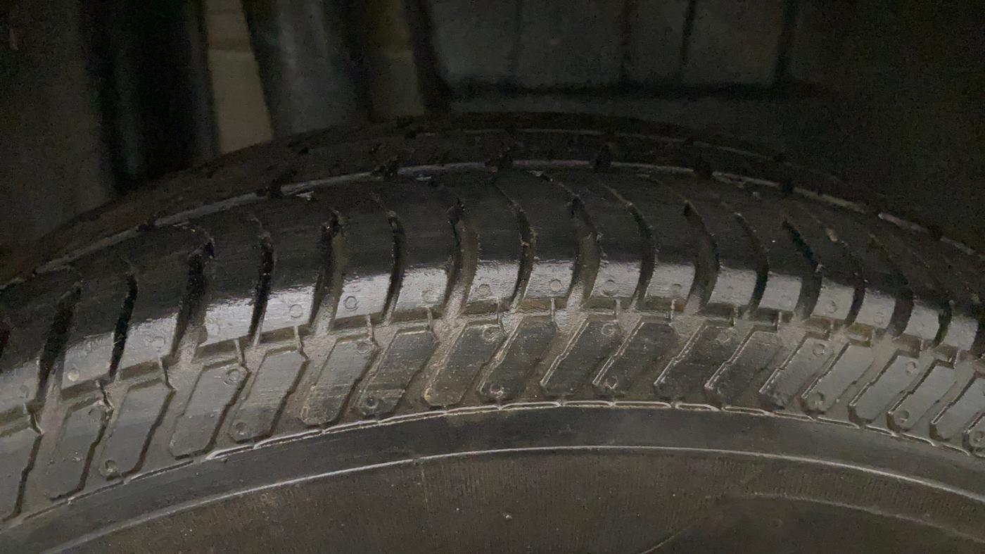 2021 Maruti Dzire VXI, Petrol, Manual, 97,611 km, Right Rear Tyre Tread