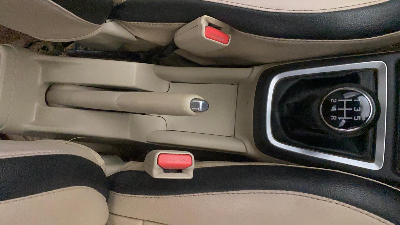 2021 Maruti Dzire VXI, Petrol, Manual, 97,611 km, Gear Lever