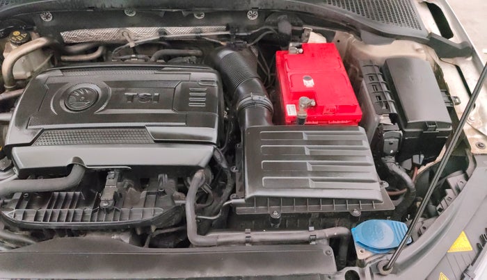 2016 Skoda Octavia AMBITION PLUS AT 1.8 TSI, Petrol, Automatic, 92,840 km, Engine View - Left