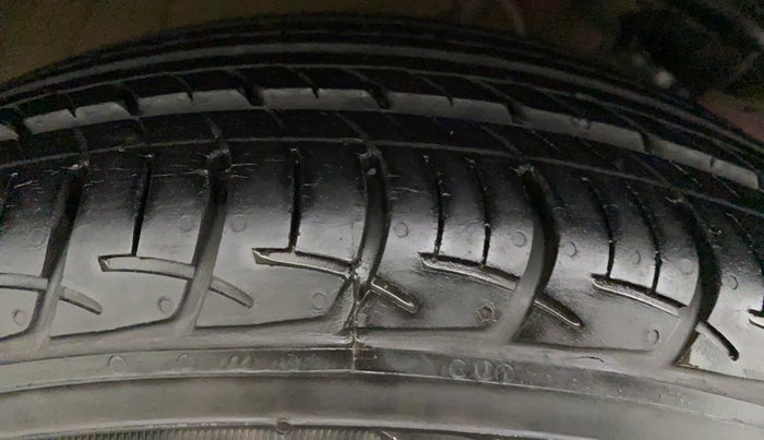 2020 Hyundai Elite i20 SPORTZ PLUS 1.2, Petrol, Manual, 10,869 km, Right Rear Tyre Tread