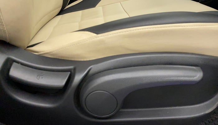 2020 Hyundai Elite i20 SPORTZ PLUS 1.2, Petrol, Manual, 10,869 km, Driver Side Adjustment Panel