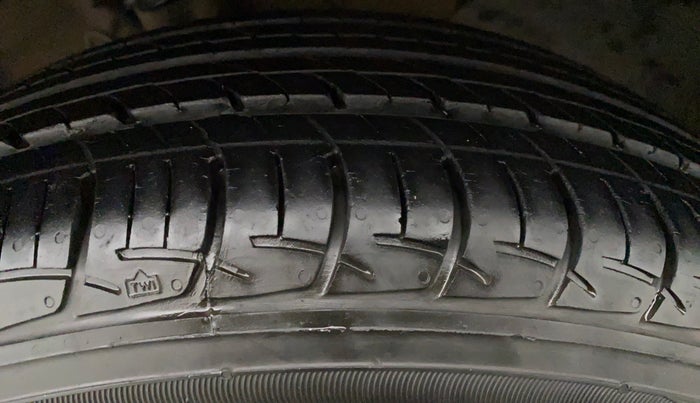 2020 Hyundai Elite i20 SPORTZ PLUS 1.2, Petrol, Manual, 10,869 km, Left Front Tyre Tread