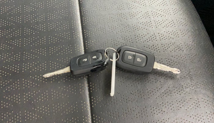 2022 Nissan MAGNITE XL, Petrol, Manual, 31,773 km, Key Close Up