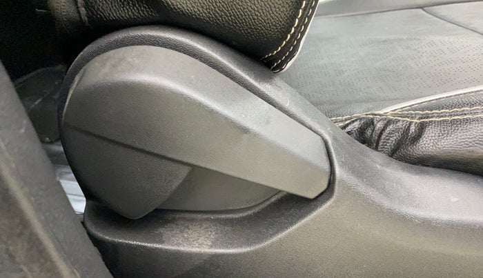 2022 Nissan MAGNITE XL, Petrol, Manual, 31,773 km, Driver Side Adjustment Panel