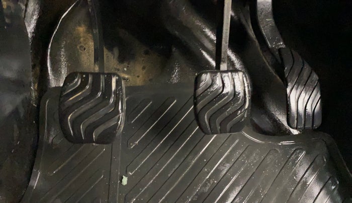 2022 Nissan MAGNITE XL, Petrol, Manual, 31,773 km, Pedals