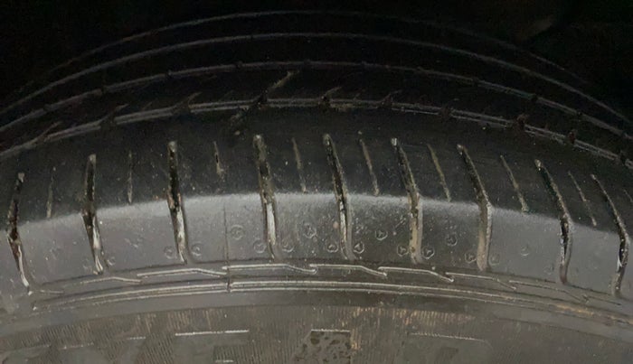 2022 KIA SELTOS HTK 1.5 PETROL, Petrol, Manual, 25,888 km, Right Front Tyre Tread