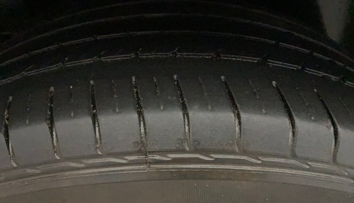 2022 KIA SELTOS HTK 1.5 PETROL, Petrol, Manual, 25,888 km, Right Rear Tyre Tread