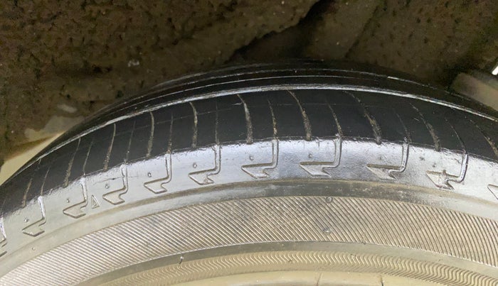 2015 Honda Brio S MT, Petrol, Manual, 47,790 km, Left Rear Tyre Tread