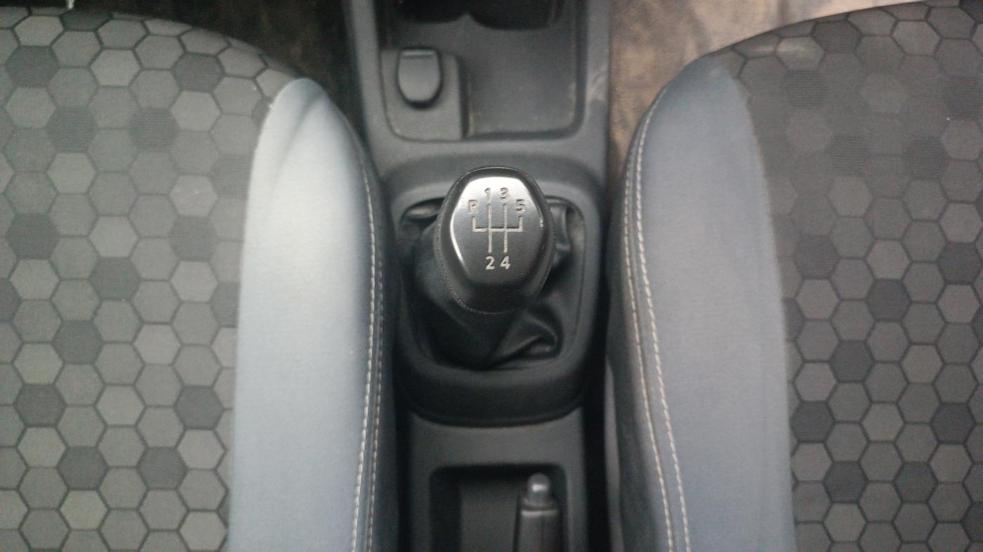 2015 Renault Kwid RXL, Petrol, Manual, 36,249 km, Gear Lever