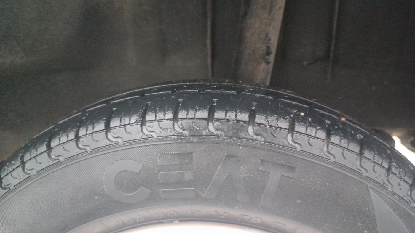 2015 Renault Kwid RXL, Petrol, Manual, 36,249 km, Left Rear Tyre Tread