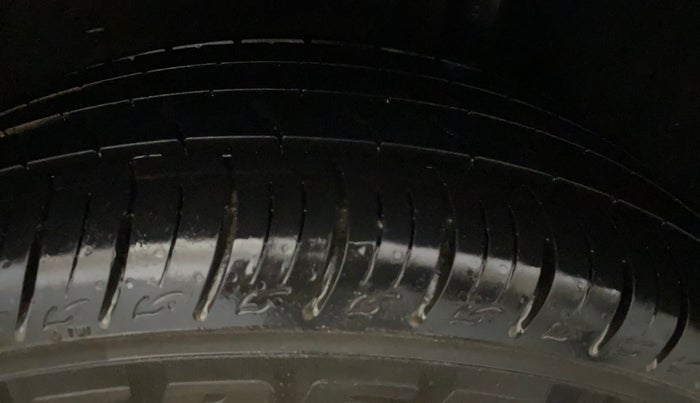 2016 Ford Ecosport TITANIUM 1.5L PETROL AT, Petrol, Automatic, 77,192 km, Left Rear Tyre Tread