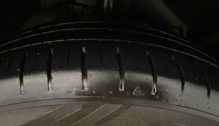 2016 Ford Ecosport TITANIUM 1.5L PETROL AT, Petrol, Automatic, 77,192 km, Right Front Tyre Tread