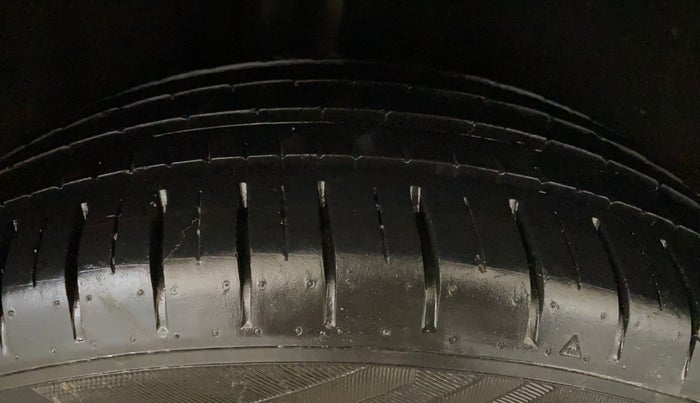 2016 Ford Ecosport TITANIUM 1.5L PETROL AT, Petrol, Automatic, 77,192 km, Right Rear Tyre Tread