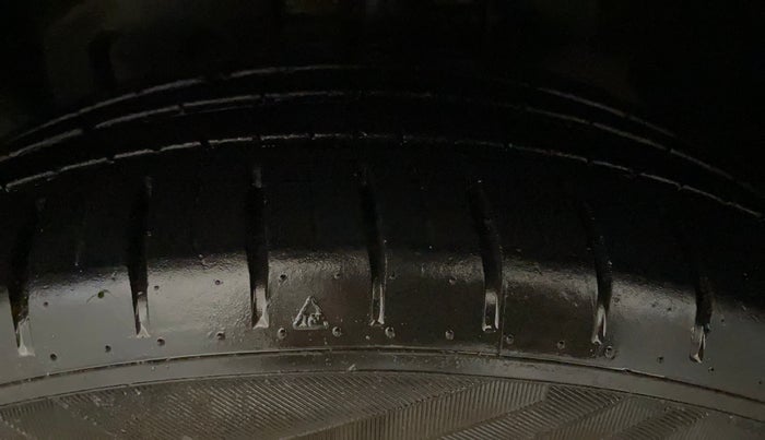2016 Ford Ecosport TITANIUM 1.5L PETROL AT, Petrol, Automatic, 77,192 km, Left Front Tyre Tread