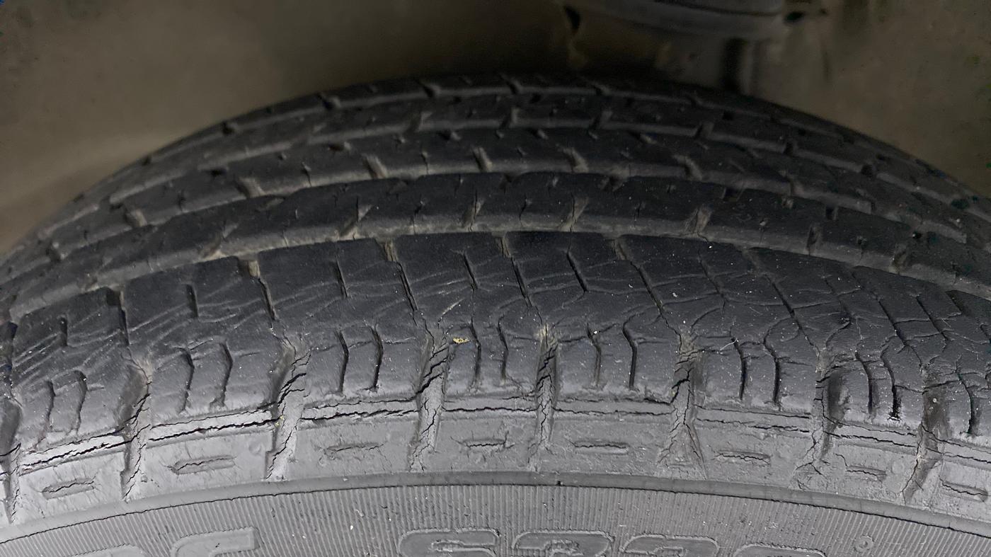 2012 Maruti Alto K10 VXI P, Petrol, Manual, Left Front Tyre Tread