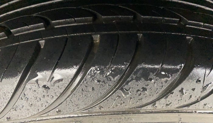 2013 Hyundai i20 SPORTZ 1.2, Petrol, Manual, 69,597 km, Right Rear Tyre Tread