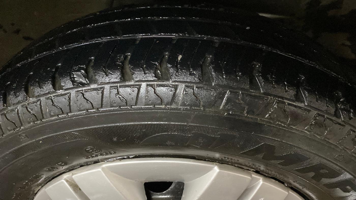 2015 Maruti Alto 800 LXI, Petrol, Manual, 28,140 km, Right Front Tyre Tread