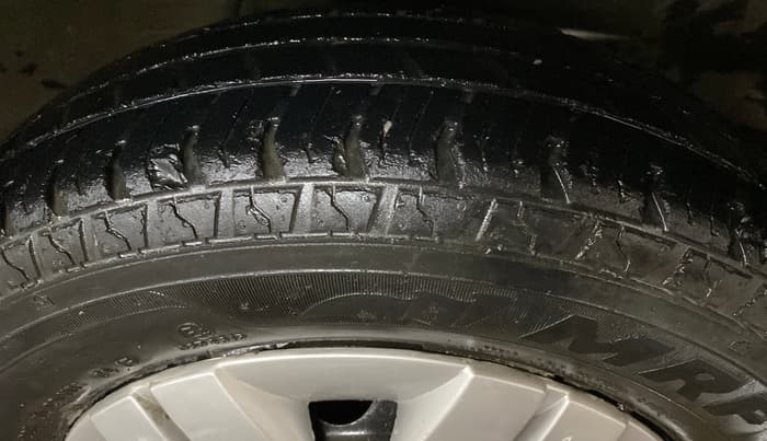 2015 Maruti Alto 800 LXI, Petrol, Manual, 28,140 km, Right Front Tyre Tread