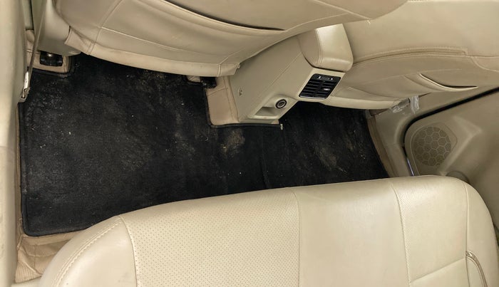 2018 Maruti Ciaz DELTA 1.5 SHVS MT PETROL, Petrol, Manual, 63,942 km, Flooring - Minor discolouration