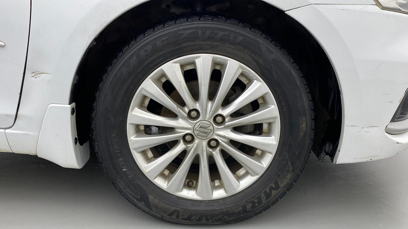 2018 Maruti Ciaz DELTA 1.5 SHVS MT PETROL, Petrol, Manual, 63,942 km, Right Front Wheel
