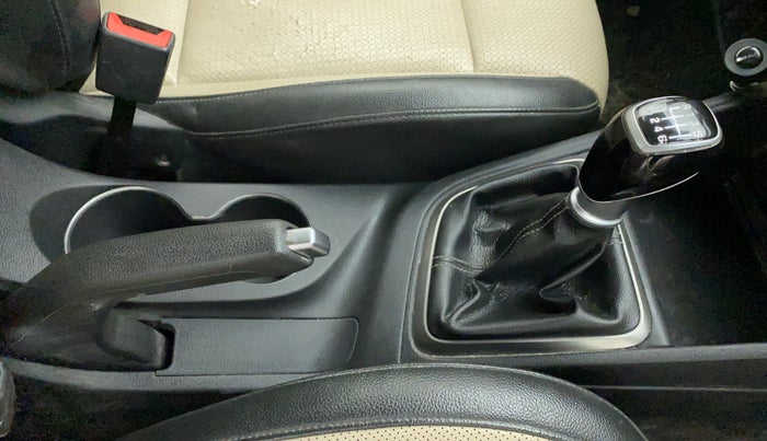 2018 Hyundai Verna 1.6 VTVT SX O, CNG, Manual, 90,120 km, Gear Lever