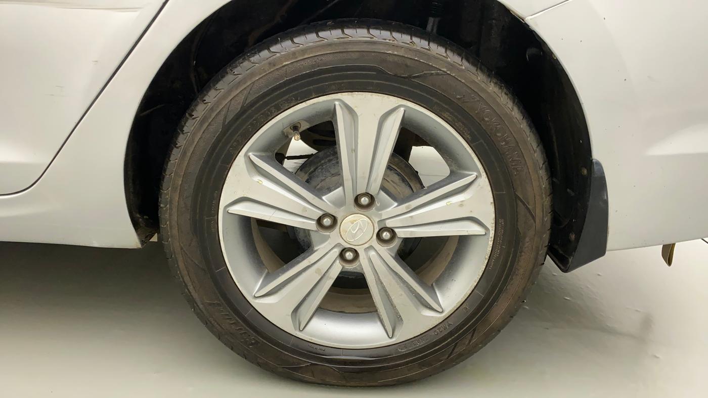 2018 Hyundai Verna 1.6 VTVT SX O, CNG, Manual, 90,120 km, Left Rear Wheel