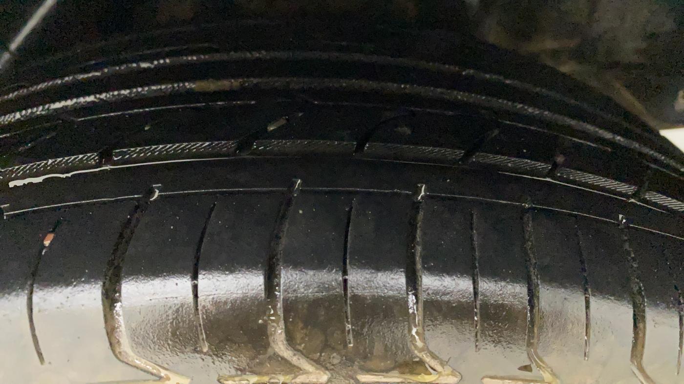 2018 Hyundai Verna 1.6 VTVT SX O, CNG, Manual, 90,120 km, Left Rear Tyre Tread