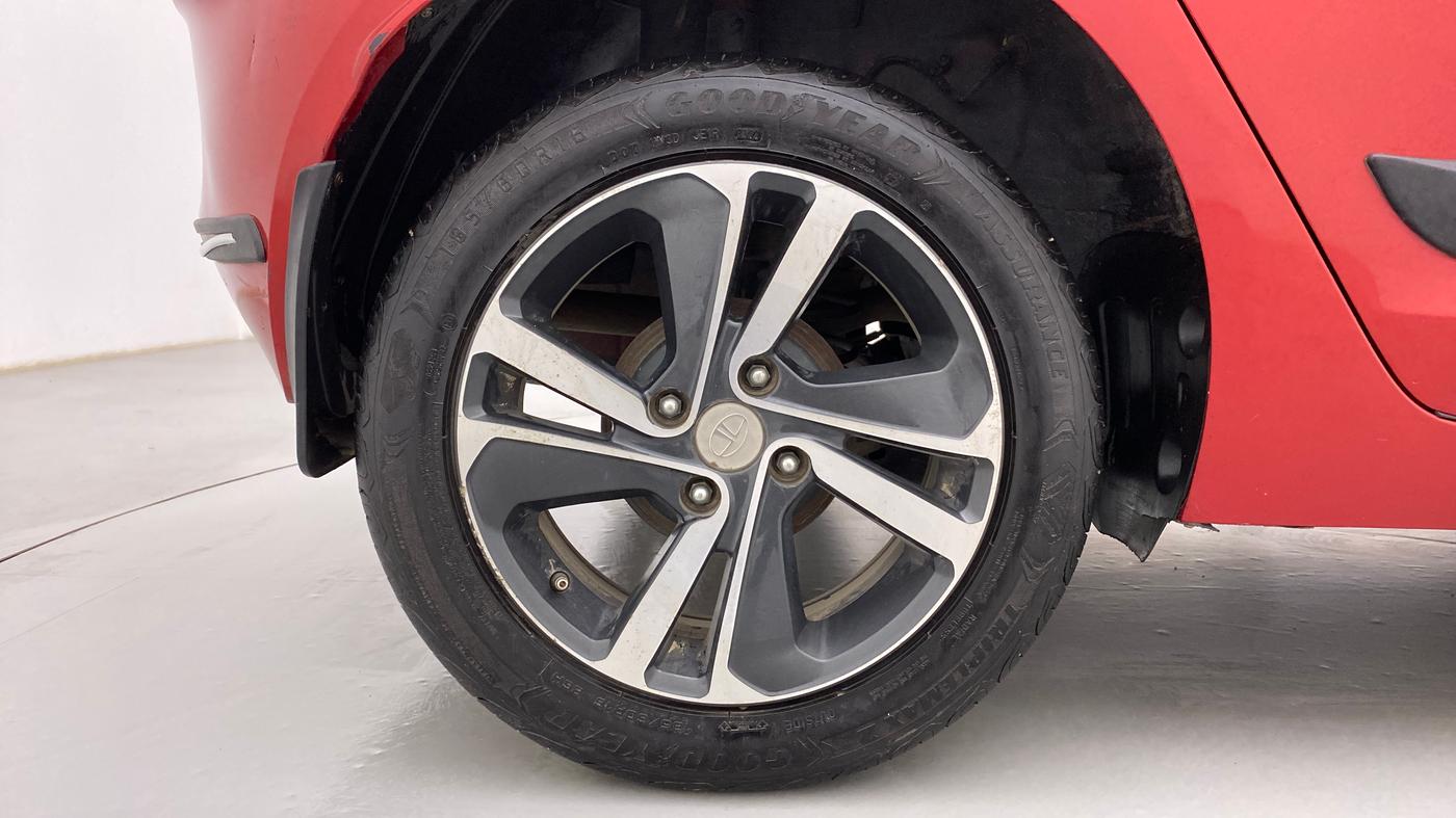 2021 Tata ALTROZ XZ DIESEL, Diesel, Manual, 91,115 km, Right Rear Wheel