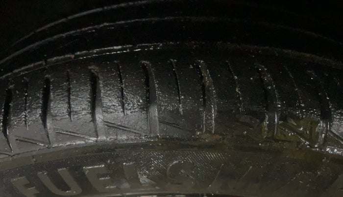 2019 Renault Kwid CLIMBER 1.0 (O), Petrol, Manual, 32,953 km, Left Front Tyre Tread