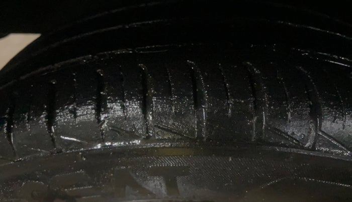 2019 Renault Kwid CLIMBER 1.0 (O), Petrol, Manual, 32,953 km, Right Rear Tyre Tread