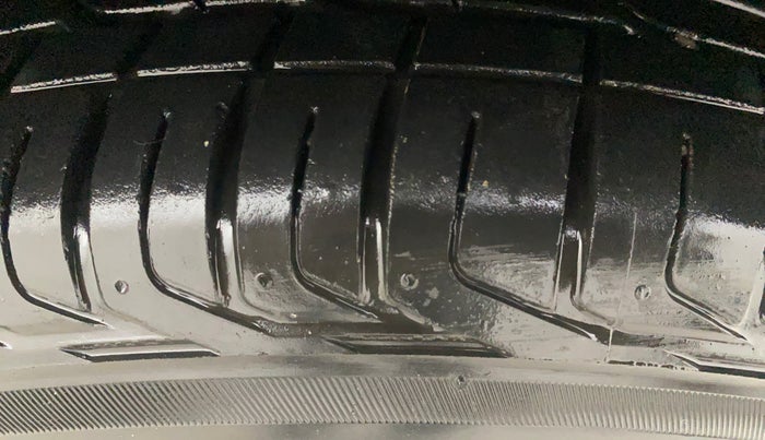 2023 Tata NEXON FEARLESS + SUNROOF DUAL TONE 1.2 PETROL, Petrol, Manual, 13,619 km, Right Front Tyre Tread