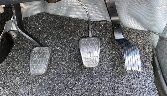 2023 Tata NEXON FEARLESS + SUNROOF DUAL TONE 1.2 PETROL, Petrol, Manual, 13,619 km, Pedals