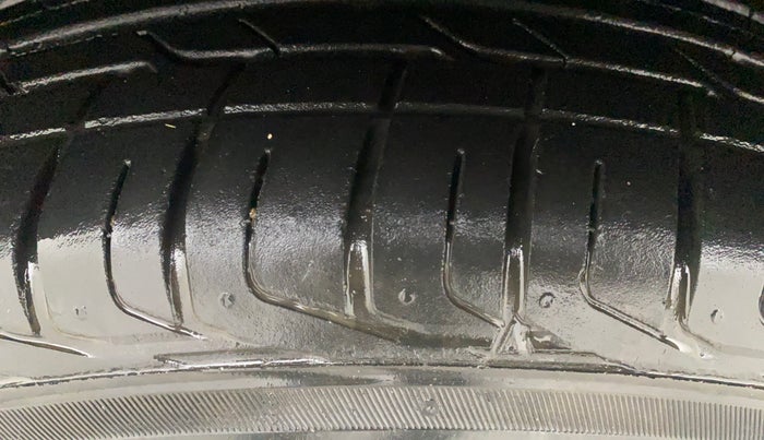 2023 Tata NEXON FEARLESS + SUNROOF DUAL TONE 1.2 PETROL, Petrol, Manual, 13,619 km, Left Front Tyre Tread