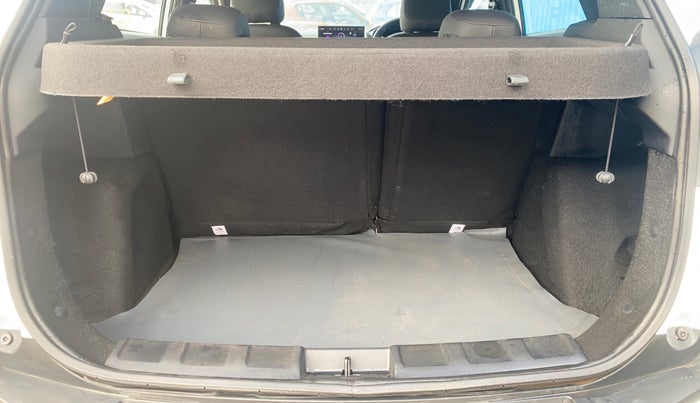 2023 Tata NEXON FEARLESS + SUNROOF DUAL TONE 1.2 PETROL, Petrol, Manual, 13,619 km, Boot Inside