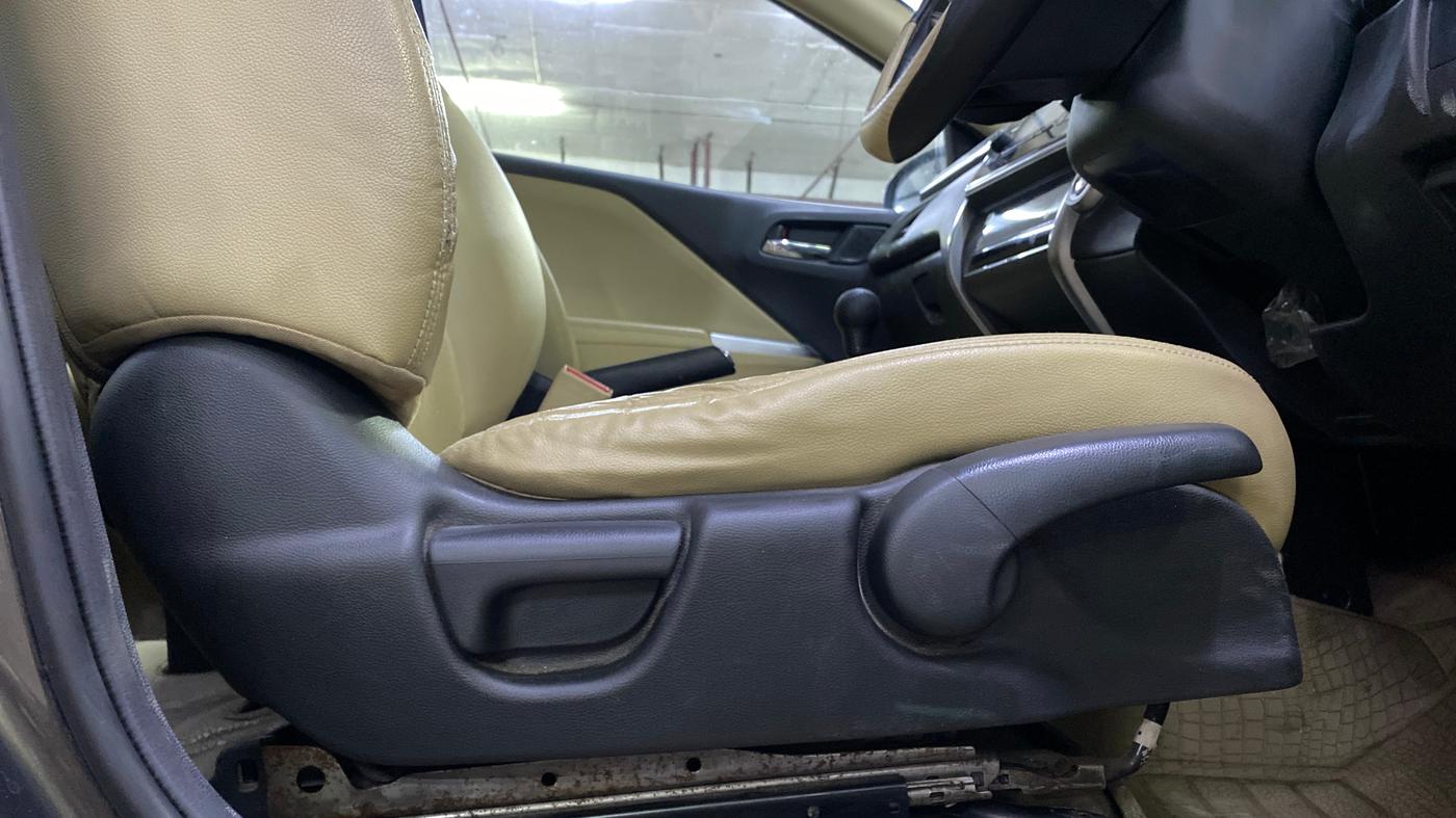 2015 Honda City 1.5L I-VTEC VX, Petrol, Manual, 79,618 km, Driver Side Adjustment Panel