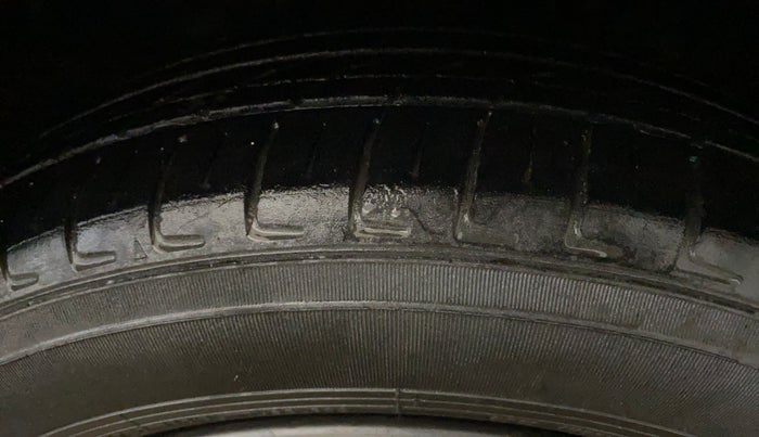 2019 Tata Tiago XZ PLUS PETROL, CNG, Manual, 1,15,772 km, Right Front Tyre Tread