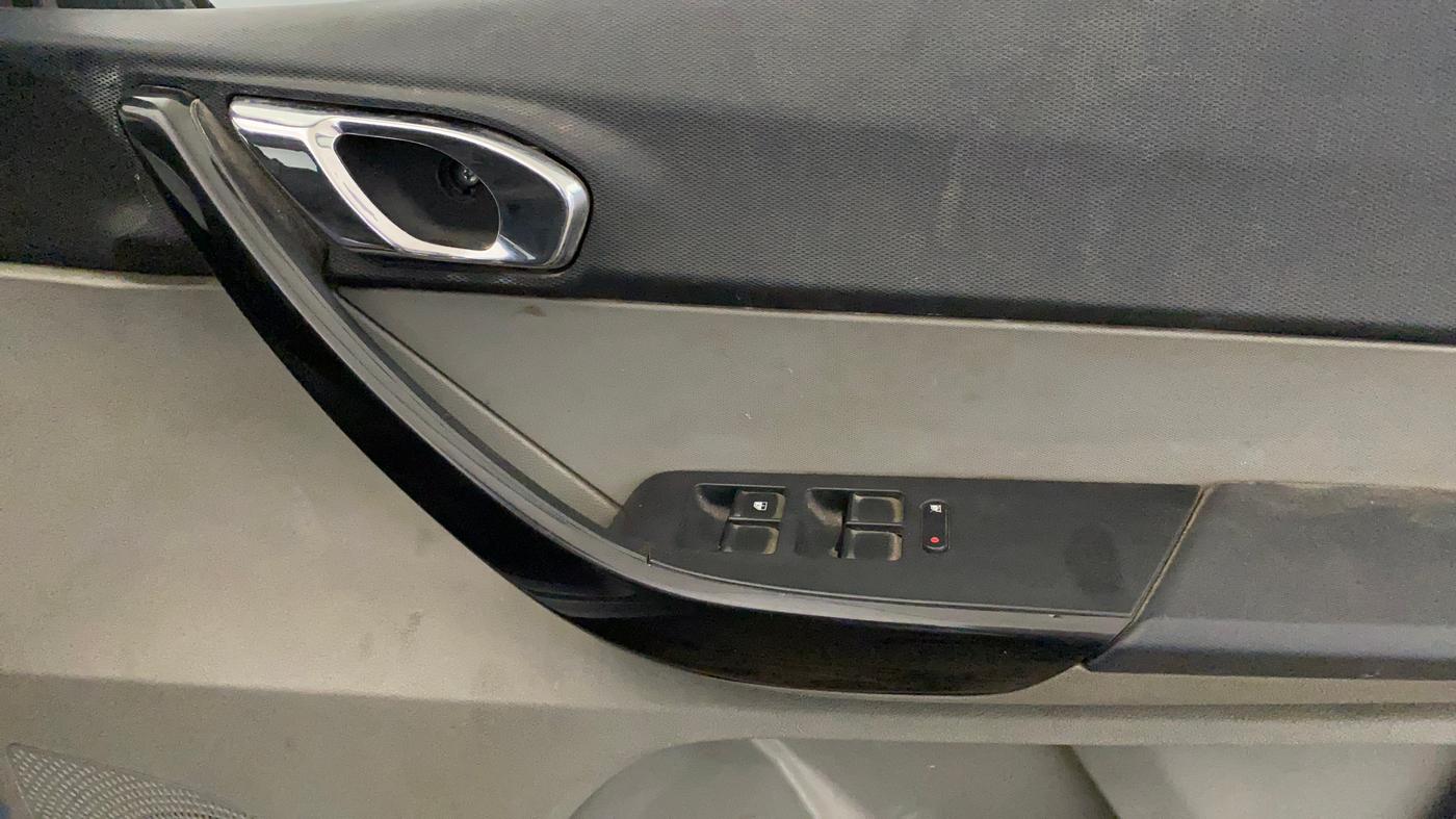 2019 Tata Tiago XZ PLUS PETROL, CNG, Manual, 50 km, Driver Side Door Panels Control