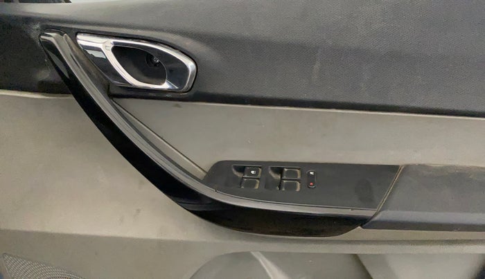 2019 Tata Tiago XZ PLUS PETROL, CNG, Manual, 1,15,772 km, Driver Side Door Panels Control