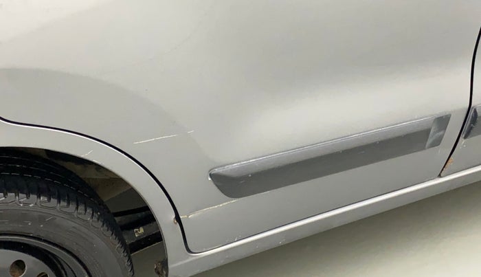 2015 Maruti Wagon R 1.0 VXI, CNG, Manual, 84,483 km, Right rear door - Slightly dented