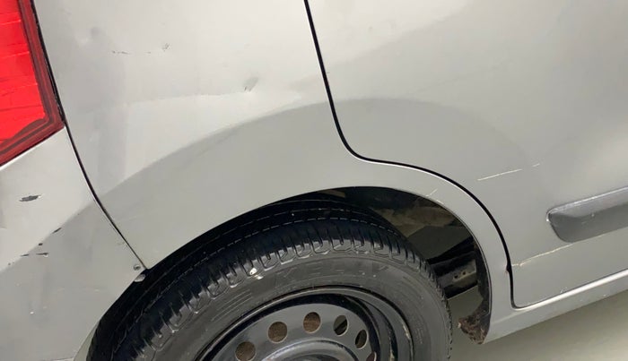 2015 Maruti Wagon R 1.0 VXI, CNG, Manual, 84,483 km, Right quarter panel - Minor scratches