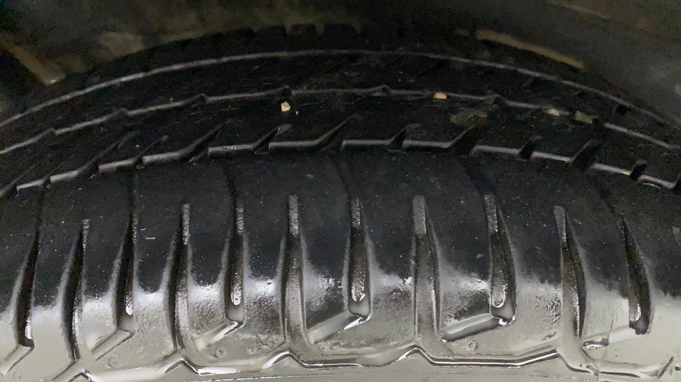 2015 Maruti Wagon R 1.0 VXI, CNG, Manual, 84,483 km, Right Rear Tyre Tread