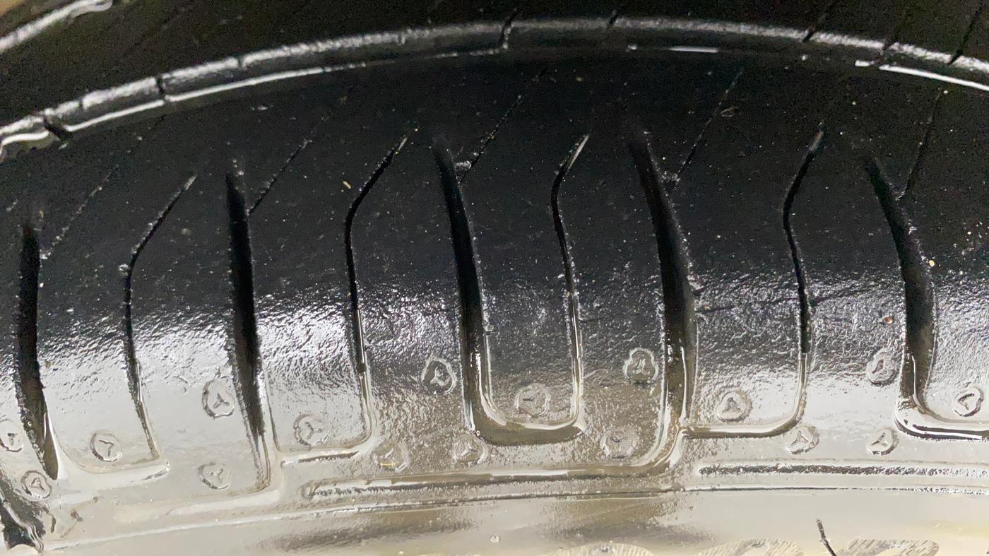 2016 Maruti Alto K10 VXI, Petrol, Manual, 25,325 km, Left Front Tyre Tread