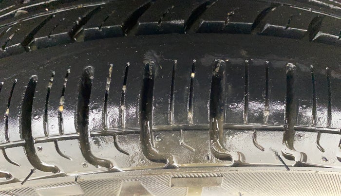 2016 Maruti Alto K10 VXI, Petrol, Manual, 25,325 km, Left Rear Tyre Tread