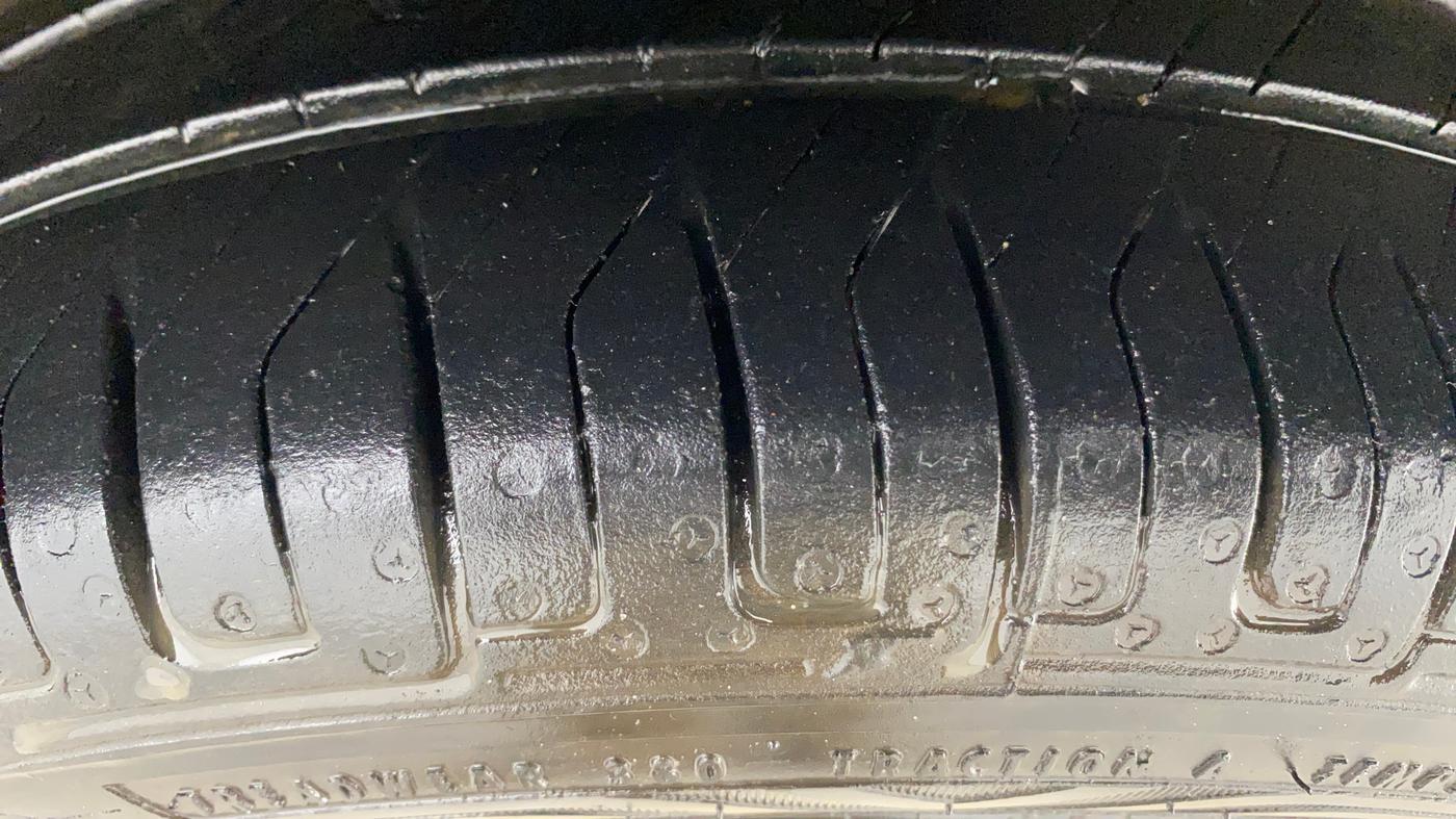 2016 Maruti Alto K10 VXI, Petrol, Manual, 25,325 km, Right Front Tyre Tread