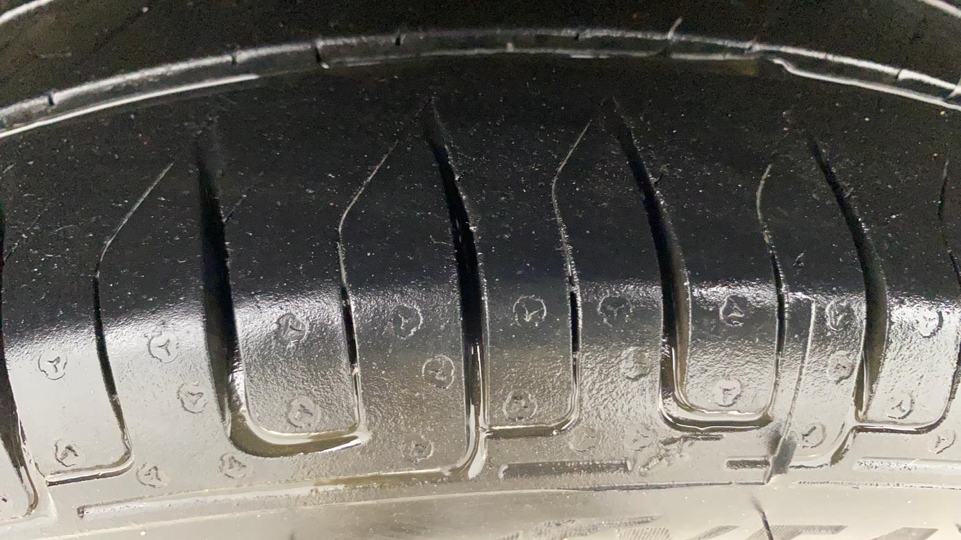 2016 Maruti Alto K10 VXI, Petrol, Manual, 25,325 km, Right Rear Tyre Tread