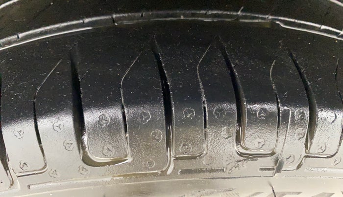 2016 Maruti Alto K10 VXI, Petrol, Manual, 25,325 km, Right Rear Tyre Tread