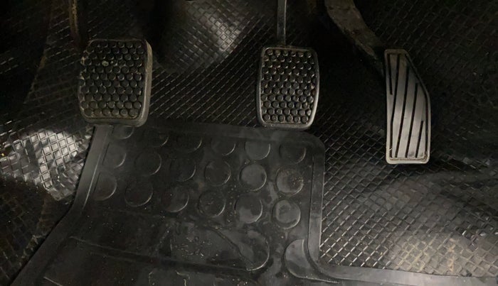 2016 Maruti Alto K10 VXI, Petrol, Manual, 25,325 km, Pedals