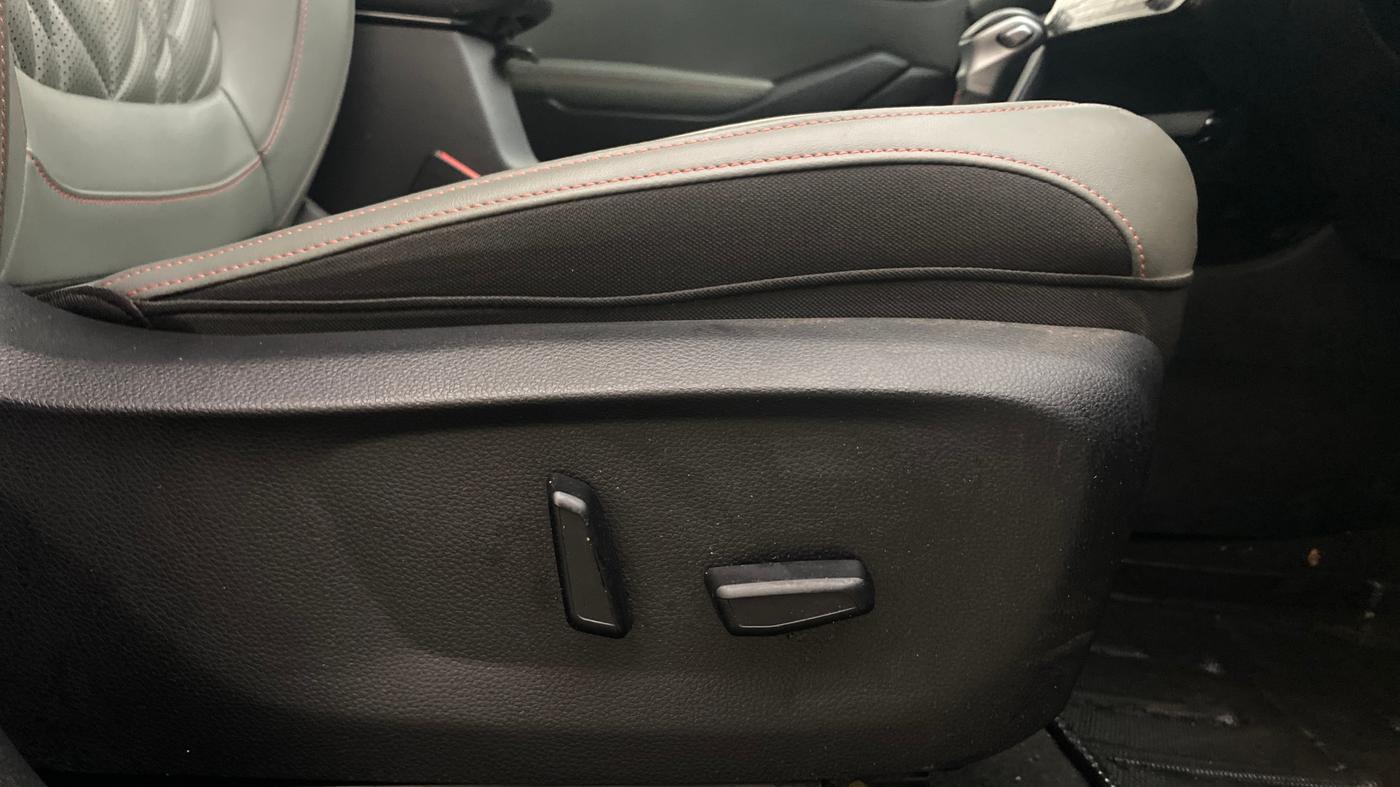 2023 KIA SELTOS  X LINE 1.5 TURBO PETROL DCT, Petrol, Automatic, 13,450 km, Driver Side Adjustment Panel